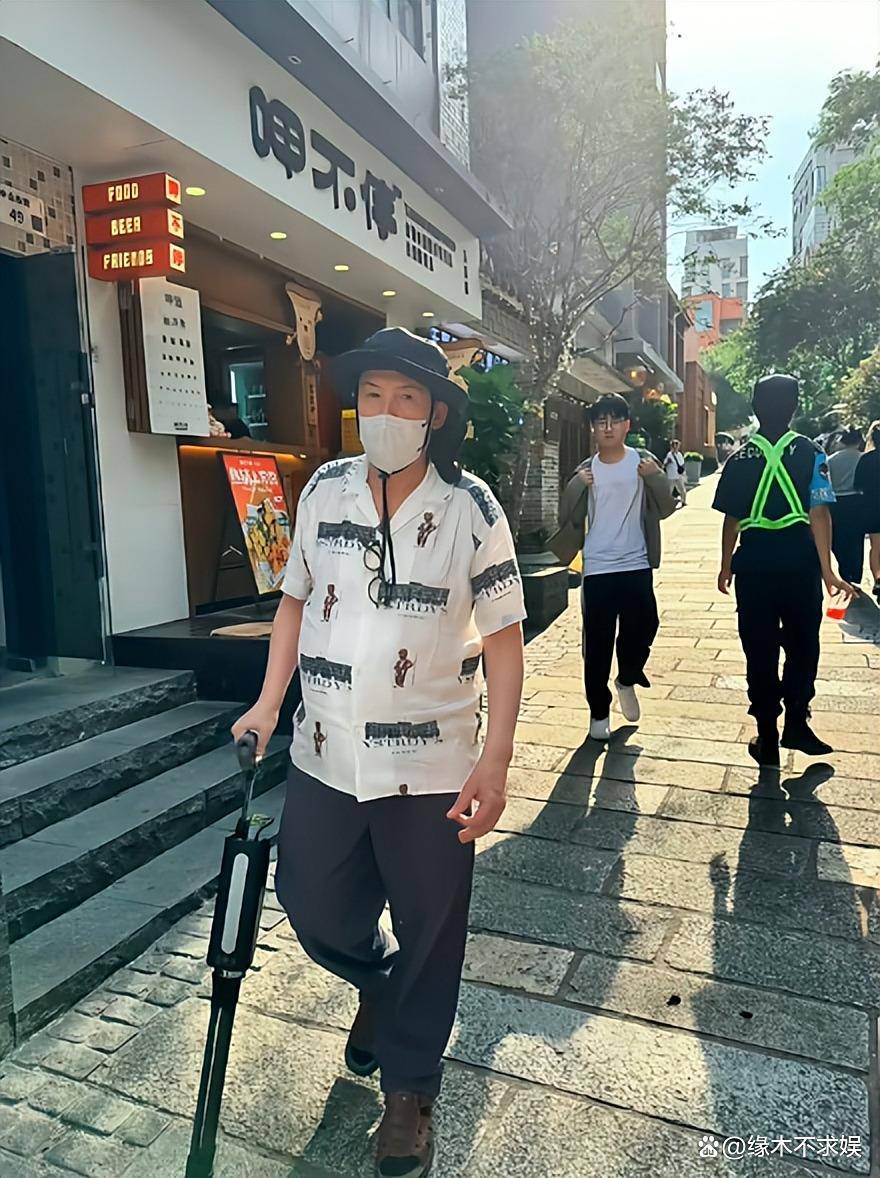 郭碧婷爸爸患病状态曝光，郭碧婷拼命赚钱付药费，向家行为惹争议！