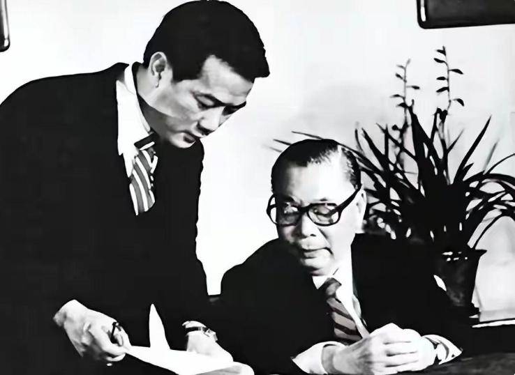 88年蒋经国病逝，银行存款公开后让很多人沉默，账户余额是多少？