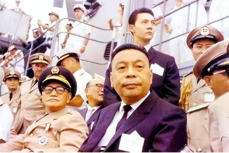 88年蒋经国病逝，银行存款公开后让很多人沉默，账户余额是多少？