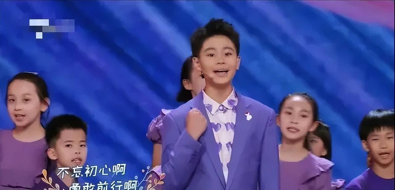 蔡国庆儿子全科免考毕业！身高猛长高颜值似妈，与亲弟共用一张脸