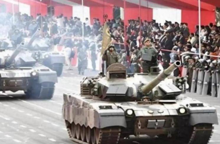 该国购买中国坦克，阅兵完就退货，想买无人机时，霸气送它4字