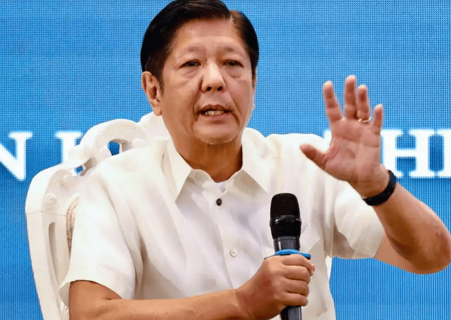 中菲缠斗五天，南海上演罕见一幕！马科斯闯下大祸，菲3003号船撞上中方舰艇，结局大反转