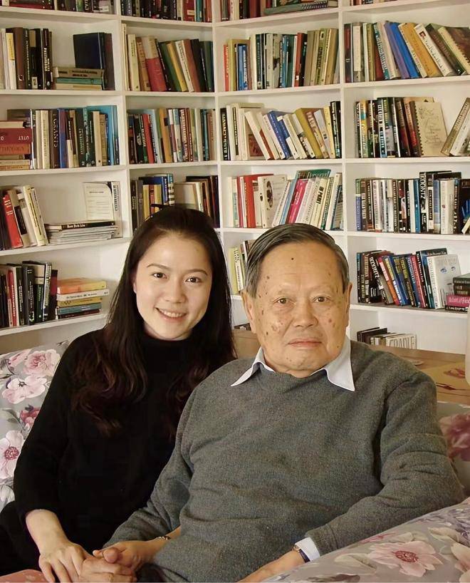 原创             翁帆没想到，人情世故、江湖地位在杨振宁告别仪式上体现淋漓尽致