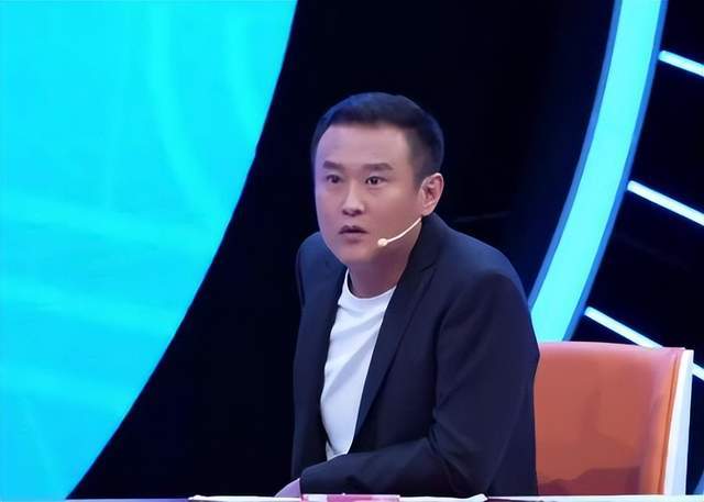 原创             争议!徐云龙:海港拿过几次中超冠军了,为什么不主力踢亚冠?