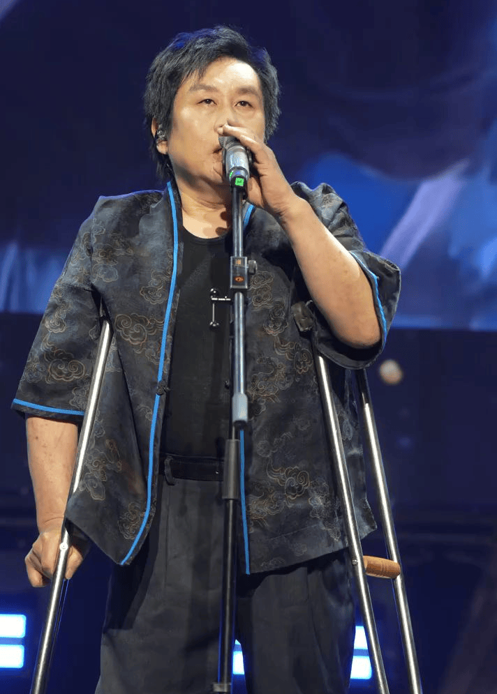 郑智化再次发文吐槽大陆机场,坦言心灰意冷萌生退意,评论区翻车