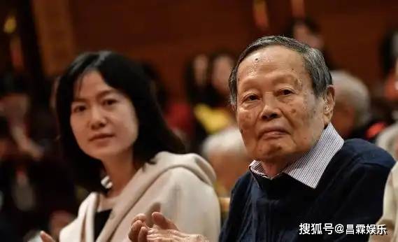 原创             杨振宁离世8天,翁帆因一个表情甩掉大黑锅,杜致礼妹妹说得太对