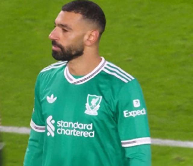 一场2-3！让利物浦争冠掉队：英超4连败+排名第6曼联已英格兰足球超级联赛进前四