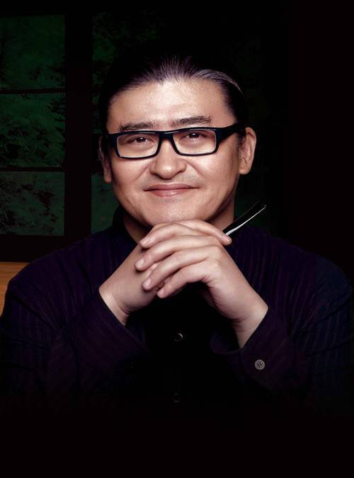 刘欢近况曝光:患不死癌症,带病参加女儿婚礼,满桌茅台太显眼