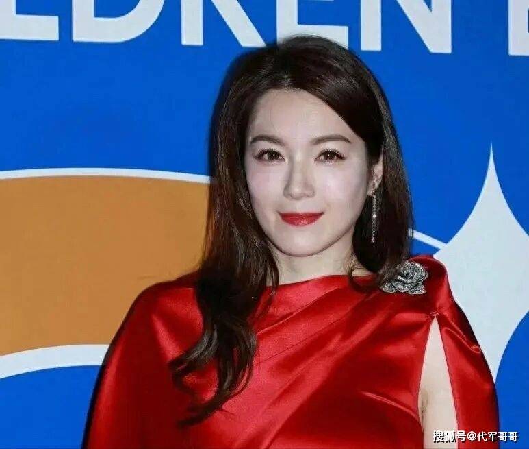 42岁苟芸慧宣布正式离婚！与富三代结束7年婚姻，离婚原因让人意外