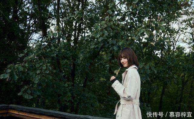 47岁袁泉晒近照，和老公夏雨在贵阳，结婚16年感情好但还低调避嫌