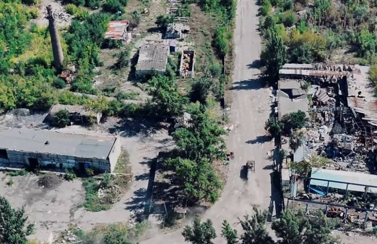 普京称包围红军城乌军,邀外媒去采访,乌克兰厉声警告:谁敢去红军城试试!