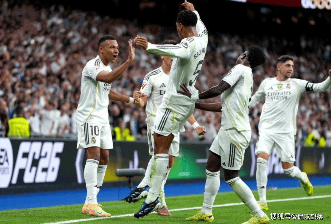 西班牙足球甲级联赛一场4-0让巴萨落后西甲榜首8分！皇马6连胜足坛第一人轰235球