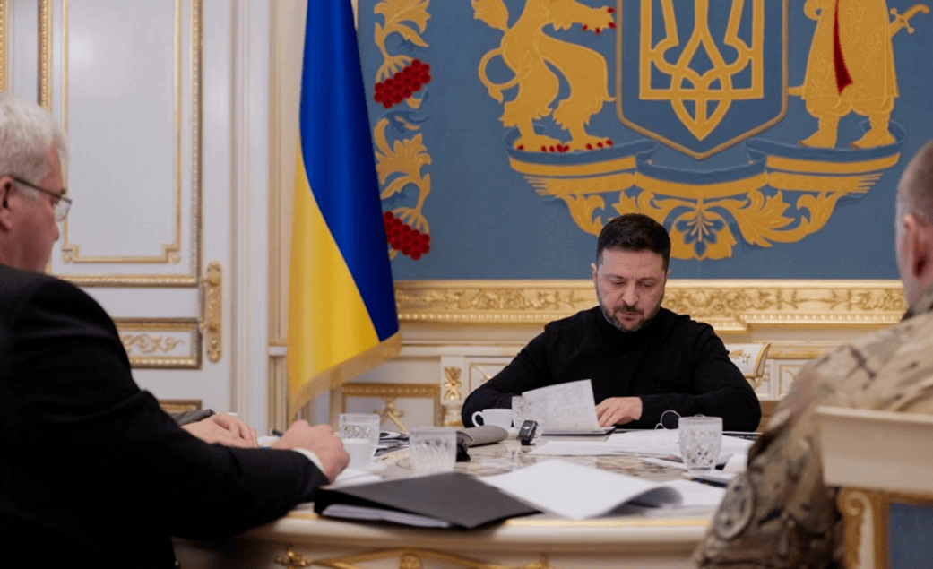 17万俄军都拿不下红军城？乌克兰吹响反攻号角，泽连斯基宣布“胜利在望”