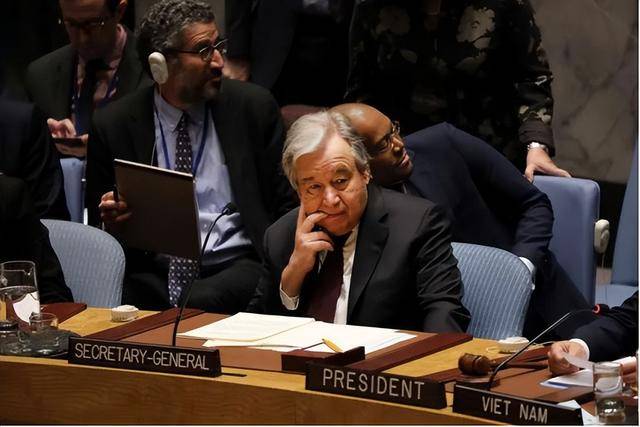 解放军打头阵,10国军队齐聚奔赴伊朗,哈梅内伊终于等到“救星”