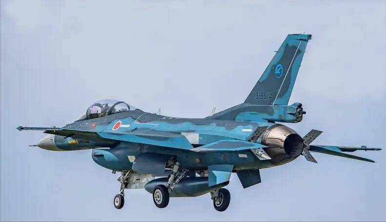 罗马尼亚用1欧元换了18架战斗机!泽连斯基曾到荷兰索要F-16,最后一架没拿到