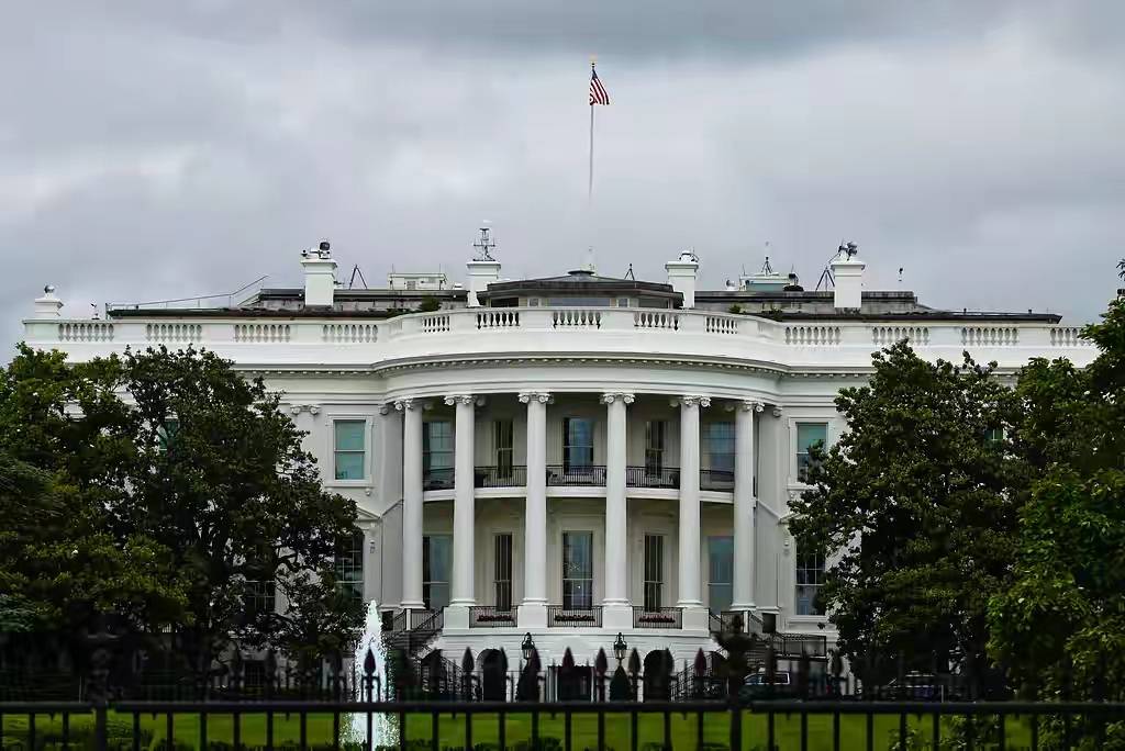 54票赞成46票反对！美国政府停摆37天，再次创造历史