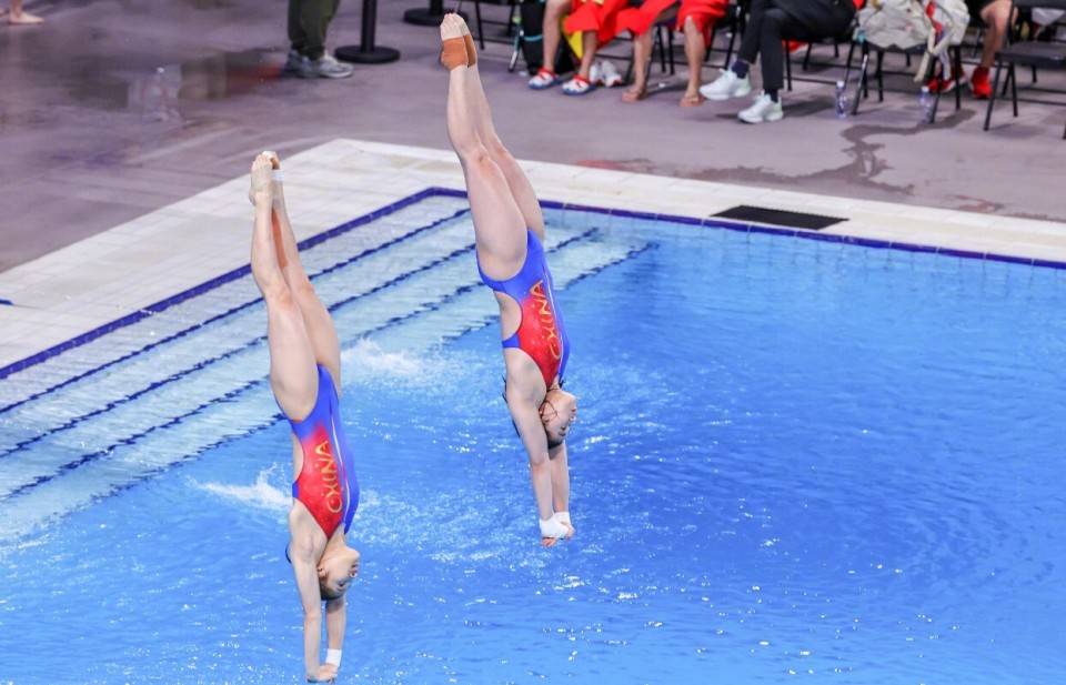 原创 全运会10米台预赛:陈芋汐/掌敏洁5跳均第1,全红婵组合第3入围决赛