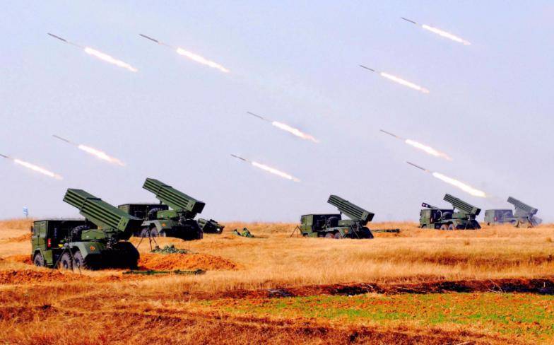 中国用火箭炮“换回”白俄一顶尖技术,让东风导弹如虎添翼