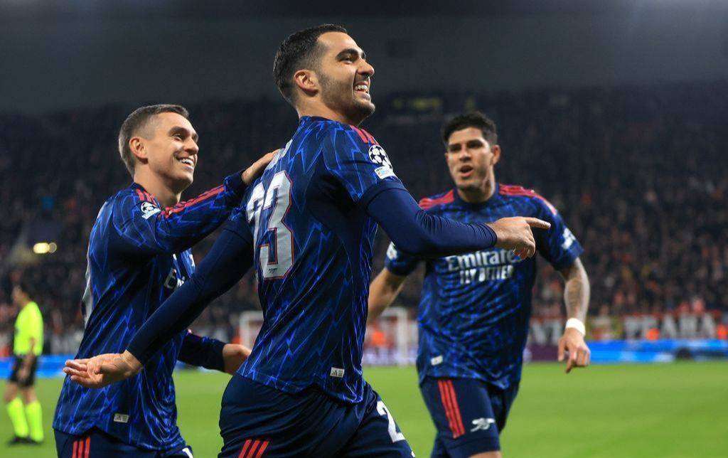 热刺战曼联、曼城拼利物西班牙足球甲级联赛浦拜仁冲击17连胜