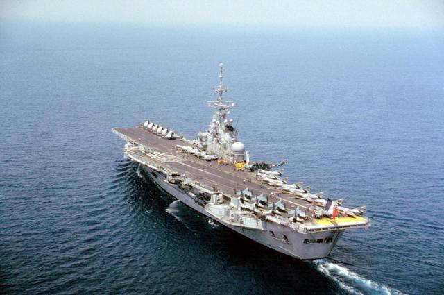 国难当头，马科斯却搬出印度导弹，瞄准黄岩岛？福建舰已经就位