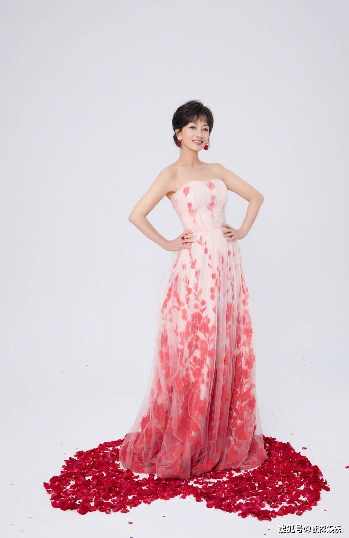 赵雅芝72岁了!生日写真曝光状态超年轻,活泼可爱美了一辈子