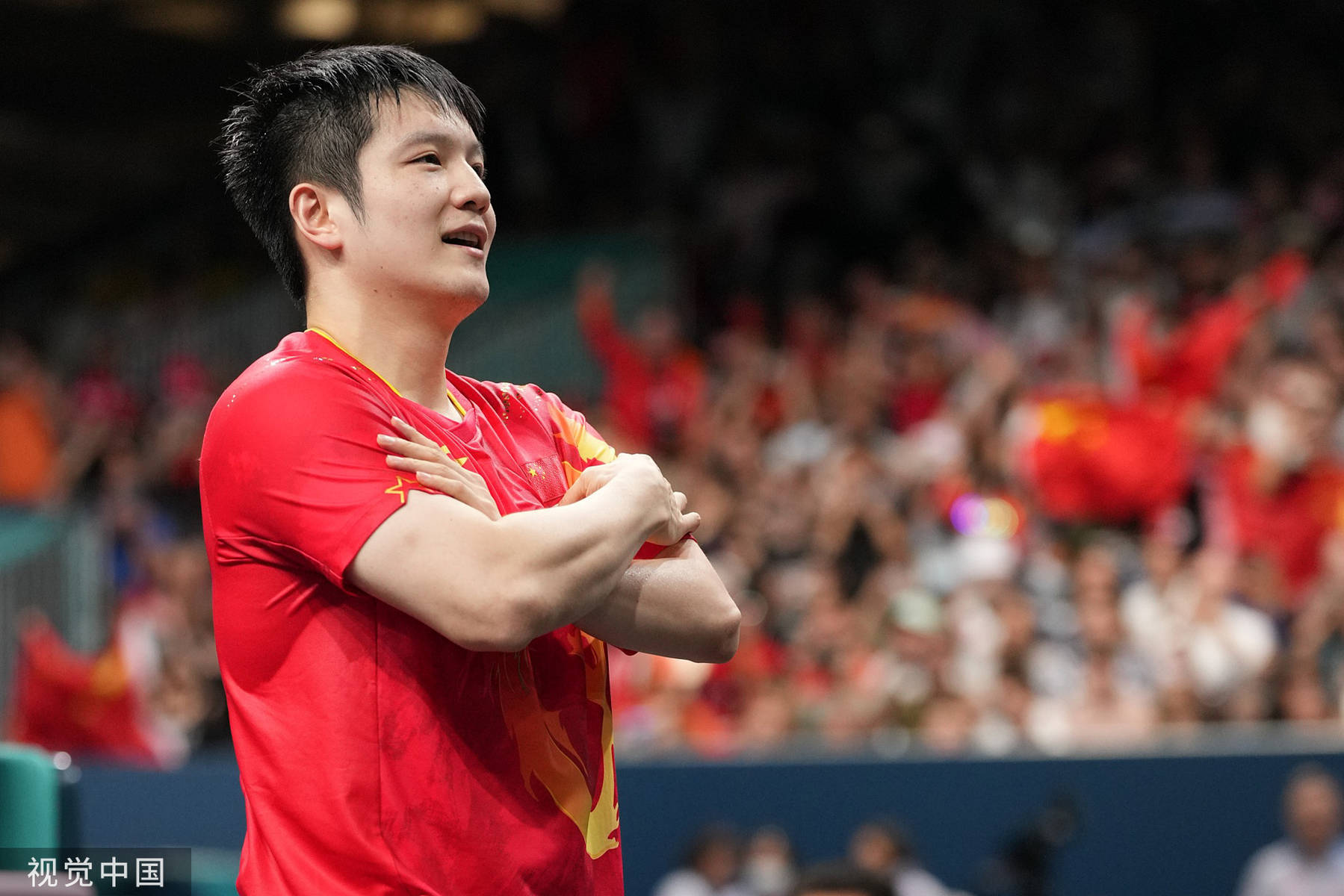 皇马死忠粉!樊振东全运成功卫冕 疑似模仿姆巴佩庆祝动作