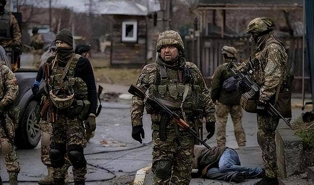 俄军主力开进红军城,泽连斯基终于下达撤退命令,几千乌军已经插翅难飞!