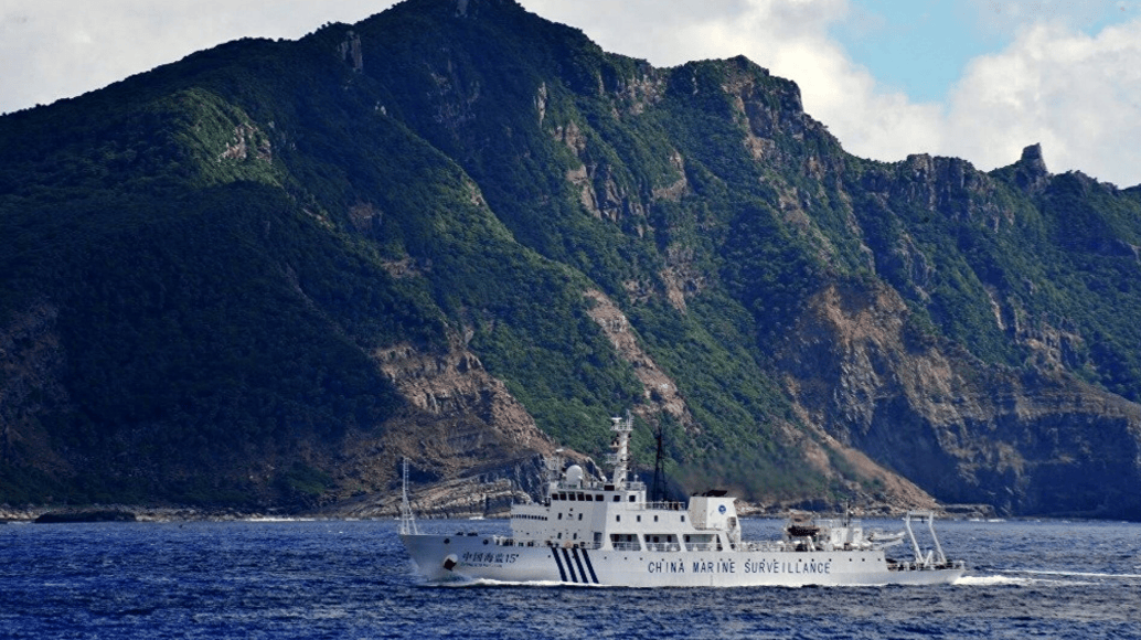 中方舰艇编队刚进钓鱼岛，日本就提出“严正抗议”，不到24小时，美军也掺和进来