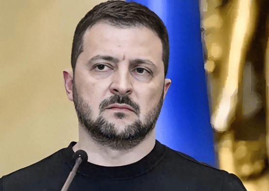 美军不宣而战！特朗普被联手逼宫，泽连斯基或提前下台？乌前总理曝出猛料：白宫已经在物色人选