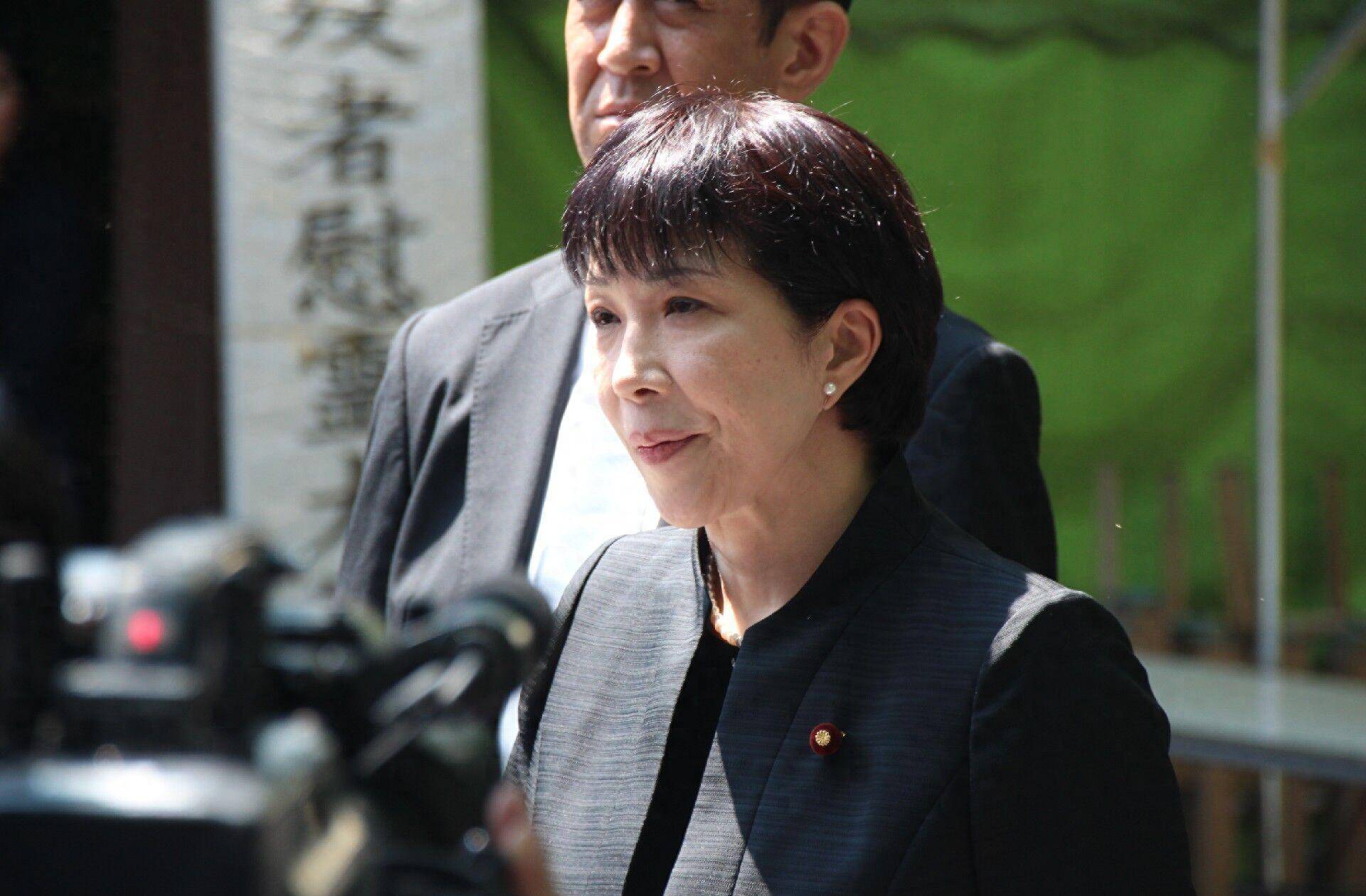 都是中国邻邦差距这么大，新加坡露出真面目，替日本提出无理要求