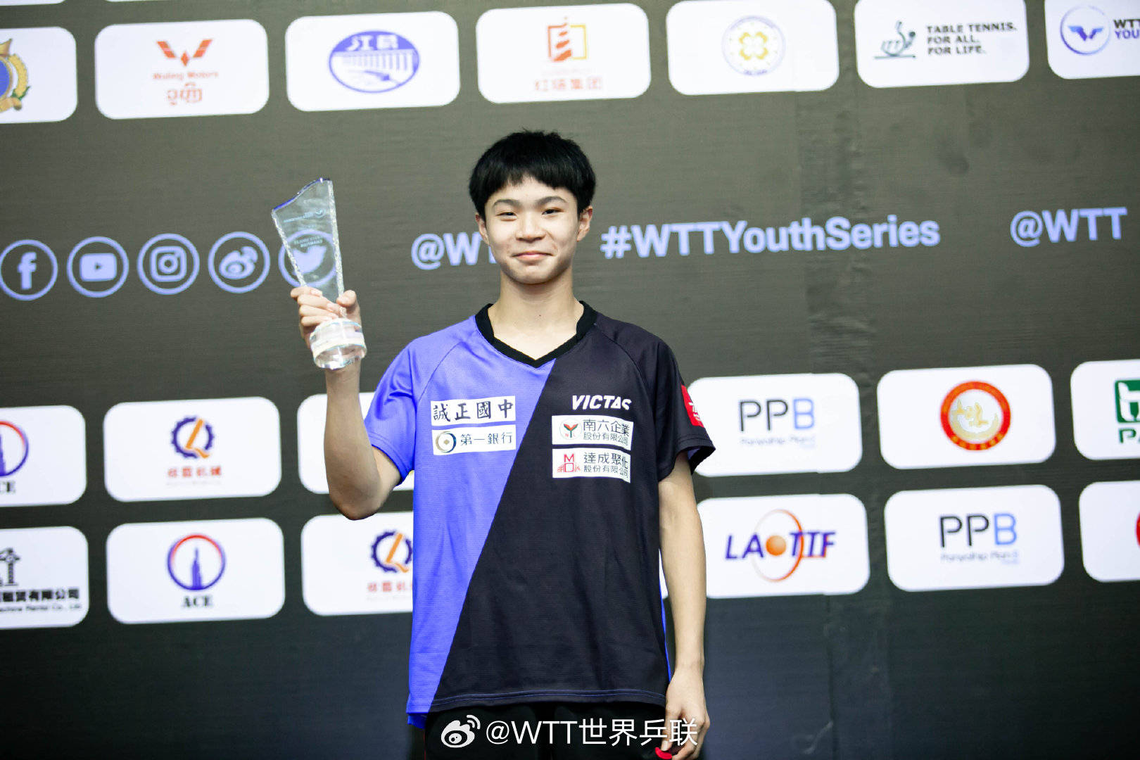 退役后转型当教练，蒋澎龙也取得了成功，中国台北乒乓球队现役“一哥”