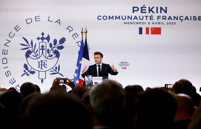 马克龙还是没沉住气，提前一周官宣访华，一张请帖递给中方，顺带还要只大熊猫！