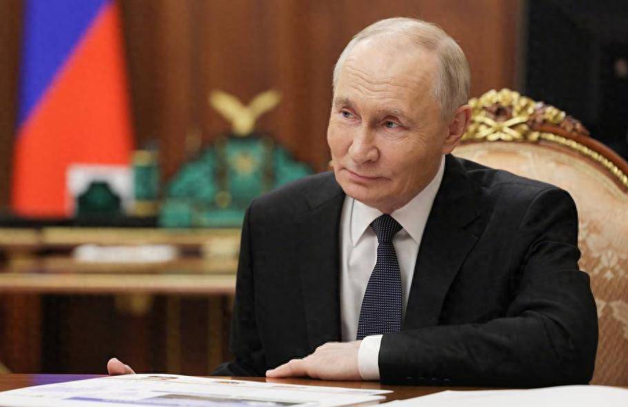 和平协议只差临门一脚,普京批准国家战略,俄军突然大举进攻,围歼亚速营!