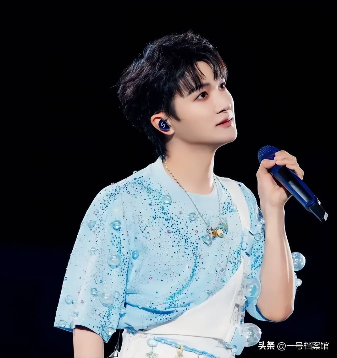 香港火灾炸出“牛鬼蛇神”,多位明星捐款 “流量明星”成“笑话”