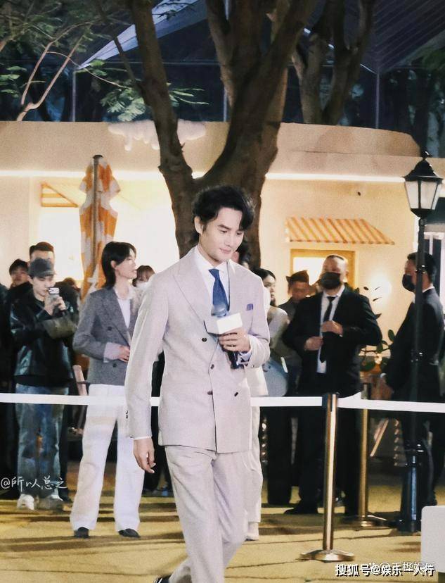 敬业还是健康危机?43岁王凯久违亮相暴瘦15公斤,粉丝心疼这不是第一次了