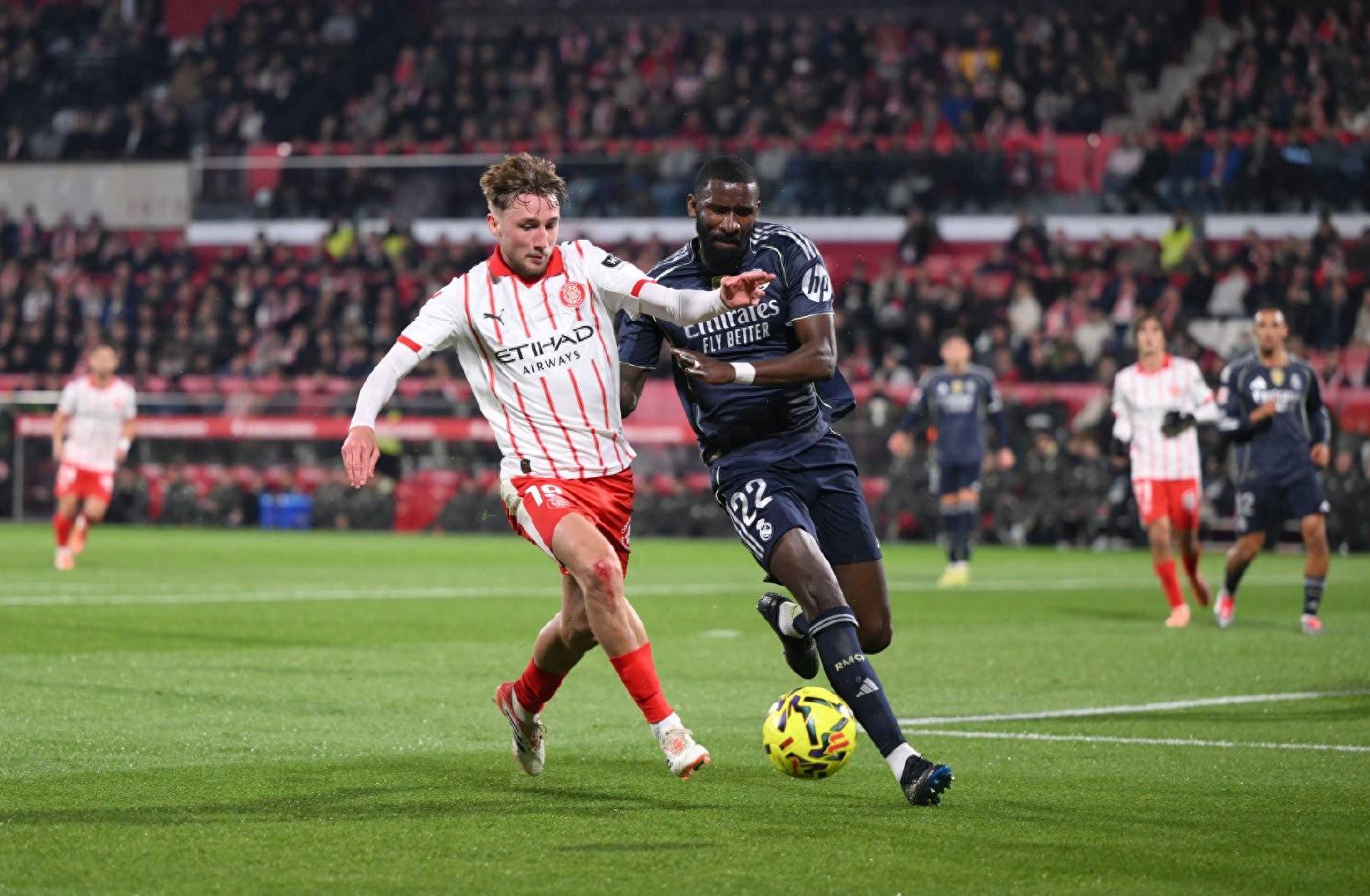 西甲联赛免费高清直播＋实时赛程积分榜＋竞彩预测全覆盖（2025赛季）挣扎！一场1-1爆冷皇马丢掉榜首西甲积分榜出炉前四差3分！