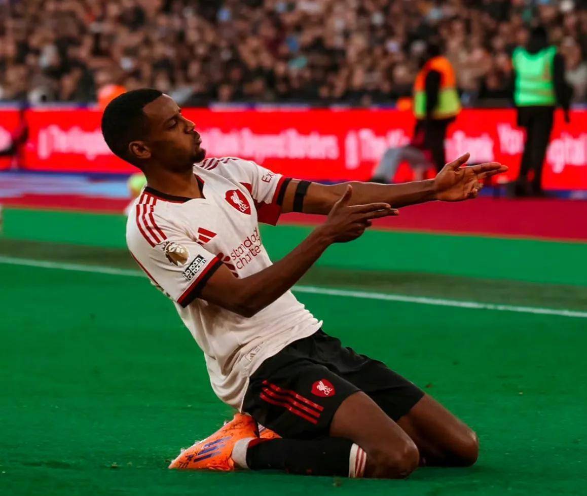 “红牌+绝杀+逆转！英超积分榜大洗牌阿森纳