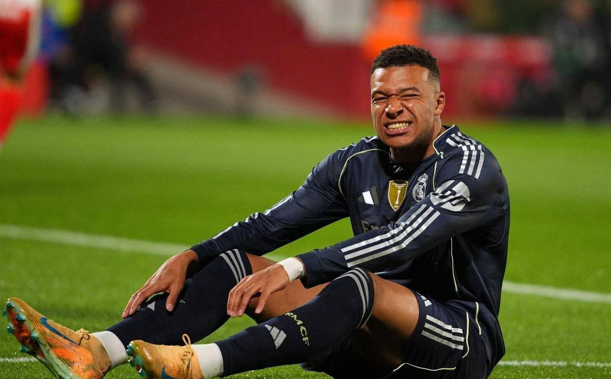 西甲最新积分战报：皇马连续三场客场遭遇平局榜首被巴西班牙足球甲级联赛萨反超仅差一分