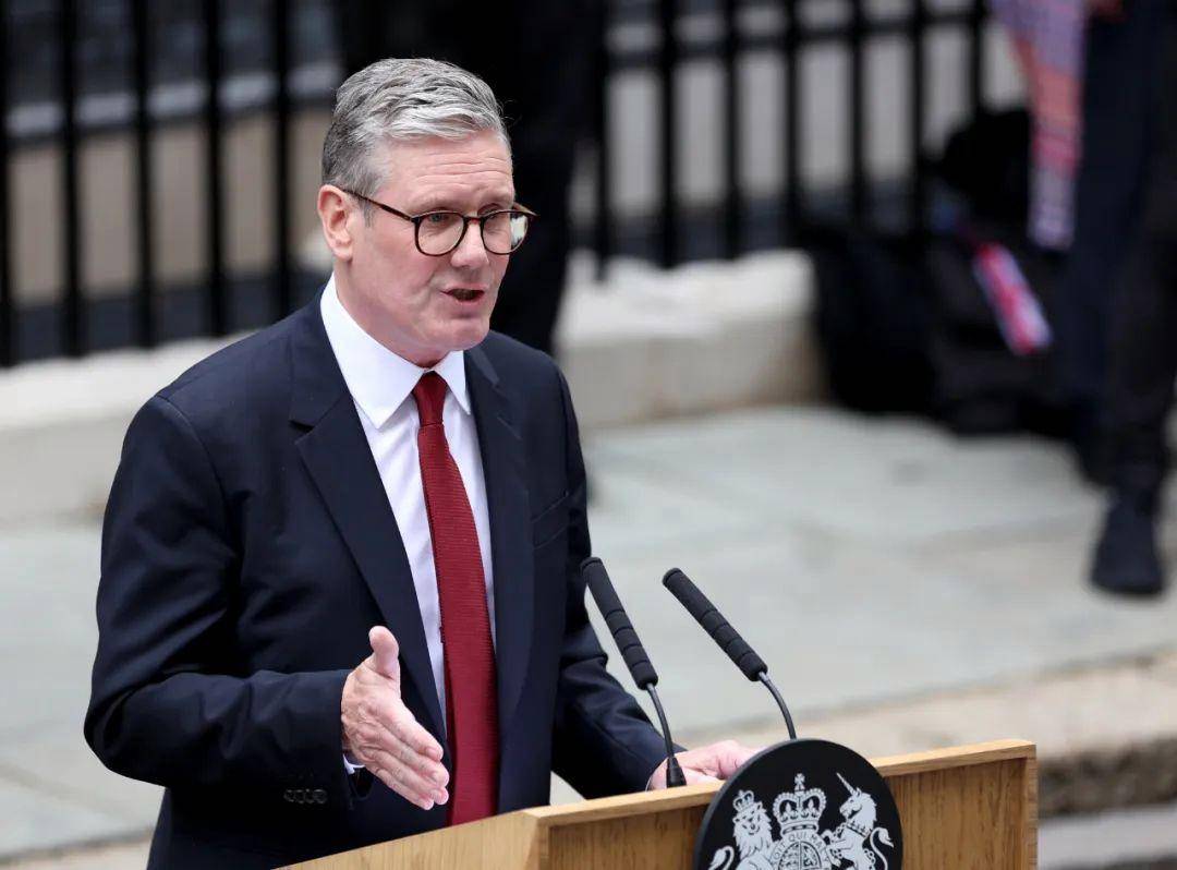 突发特讯!英首相发表涉港言论 , 中方罕见措辞驳斥: 没资格、没权利