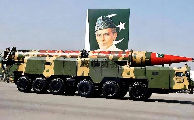 在全球9个拥核国中，巴基斯坦又穷又落后，是如何造出核武器的？