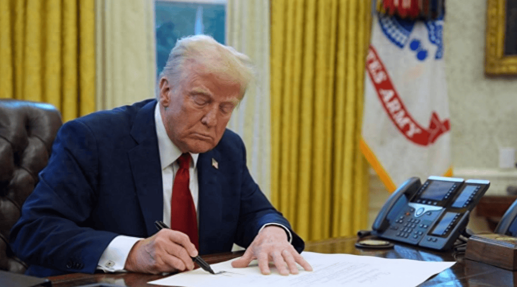 特朗普突然对华“变脸”，完成签署《台湾保证实施法案》，国台办这次把话说得很重！