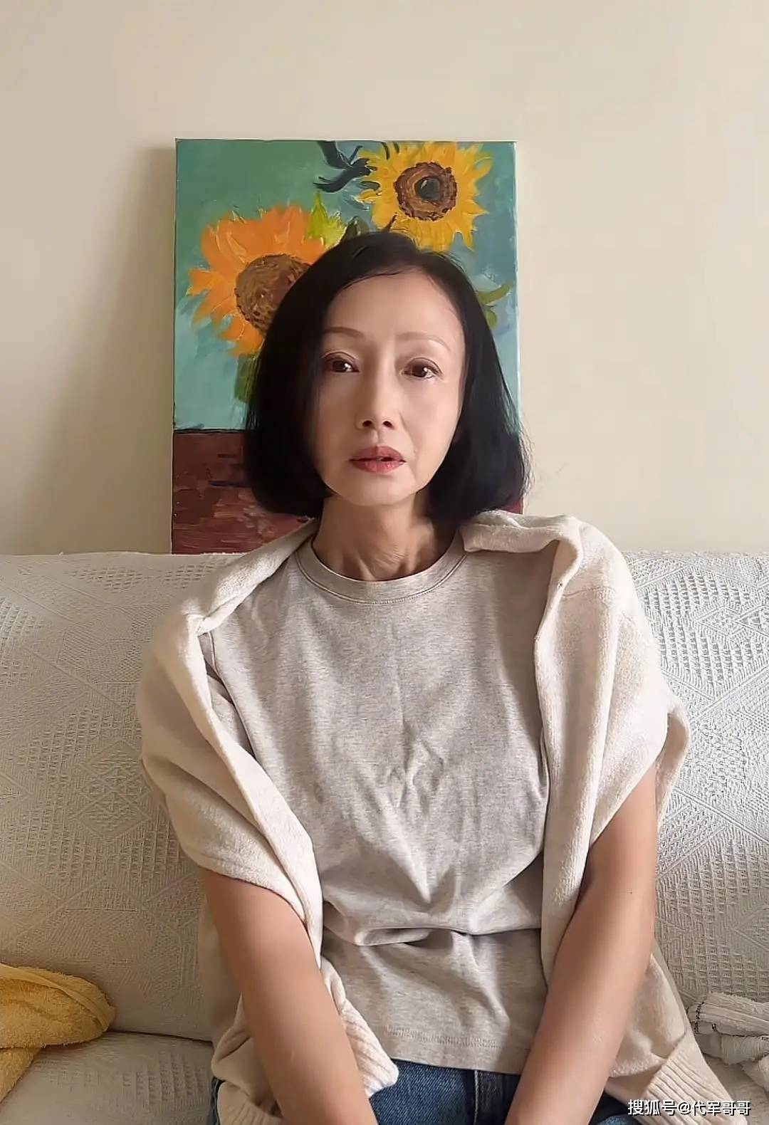 不再隐忍!曾与小7岁保剑锋相恋的黄慧颐,如今57岁公开分手内幕