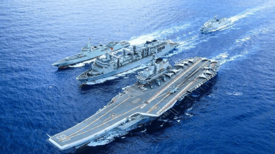 中国家门口，轮不到高市早苗嚣张，辽宁舰调转方向，直奔日本本岛!