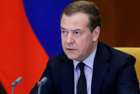 俄方列出“开战”条件，梅德韦杰夫直接摊牌了：欧盟敢动俄罗斯一分钱，战火将烧到整个欧洲大陆！