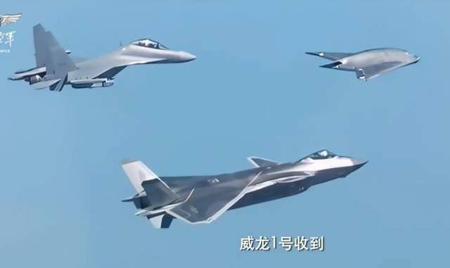 美军放弃高端路线，砸钱狂造30万架自杀无人机，目标直指东大