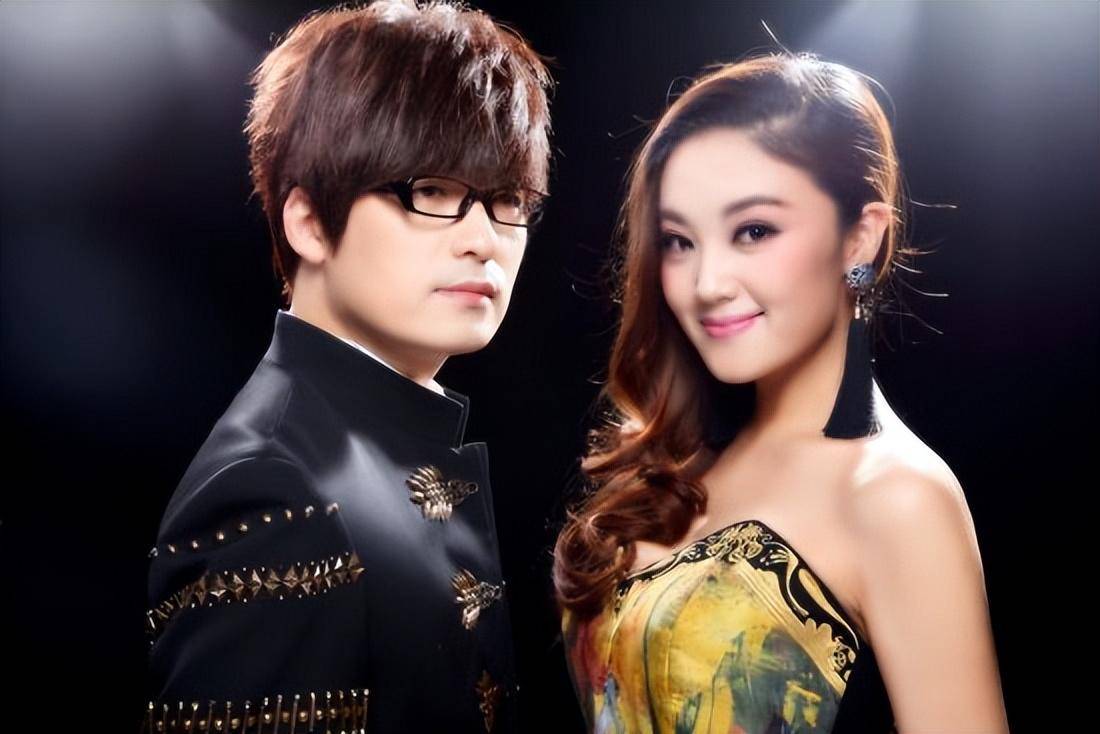 考古|玖月奇迹被曝已复婚,王小玮疑似怀孕小腹隆起,为何两人至今不同台演出?