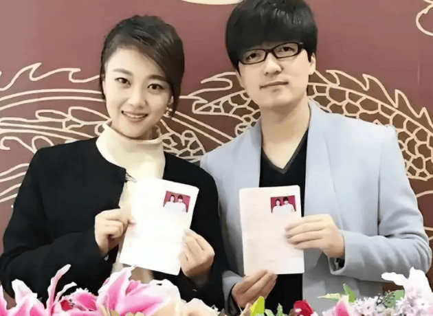 考古|玖月奇迹被曝已复婚,王小玮疑似怀孕小腹隆起,为何两人至今不同台演出?