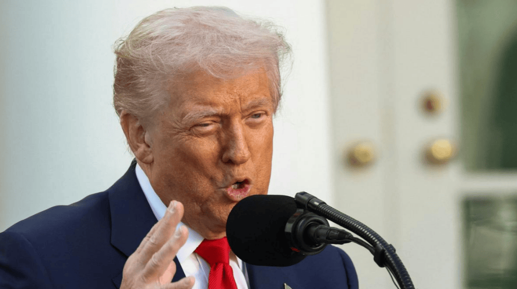 原创 特朗普开绿灯,允许出口H200芯片,中方买不买?外交部斩钉截铁!