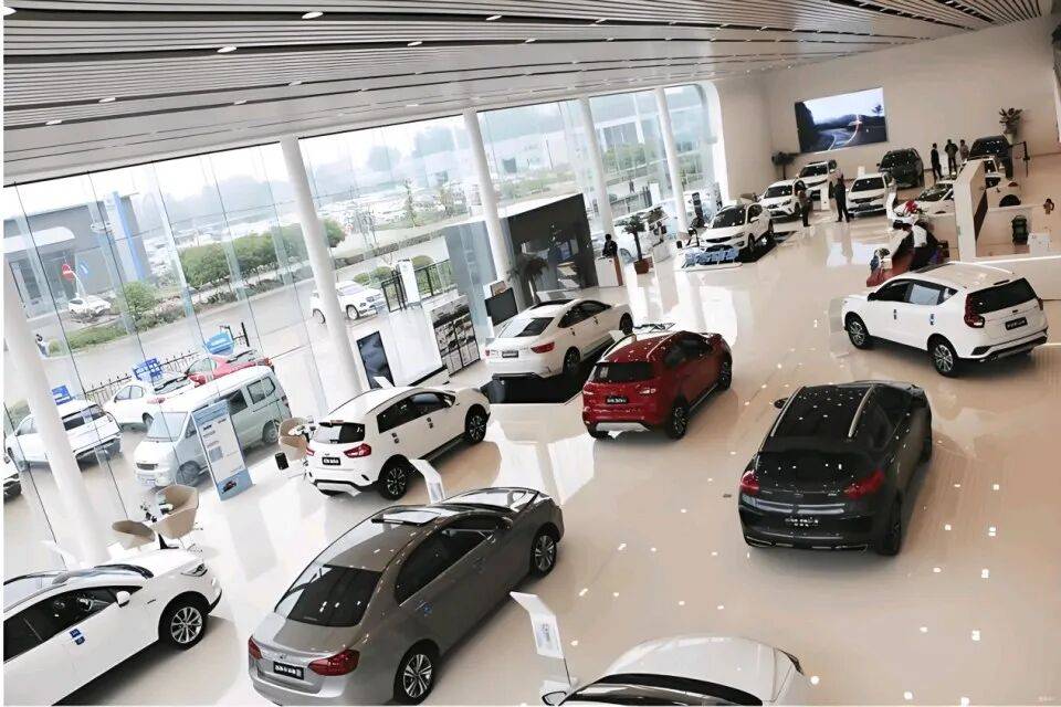 董明珠们的最大靠山,倒在了2025