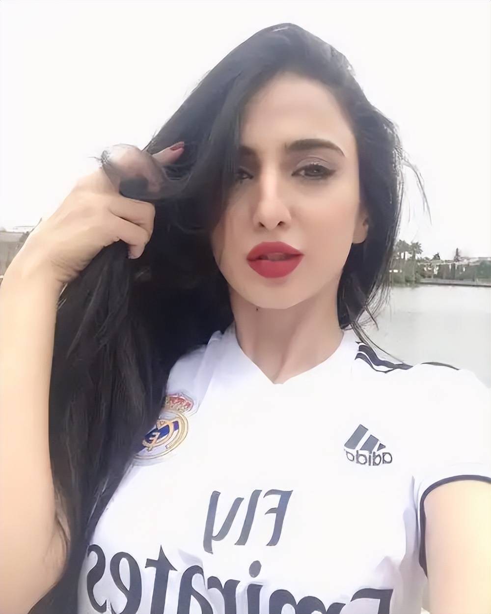 “英超联赛免费高清直播+实时赛程+积分预测